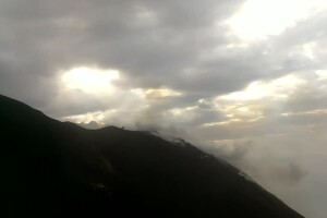 Вулкан Стромболи, Сицилия, Италия - веб камера