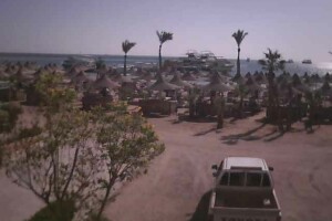 Пляж дайвинг-центра James Mac, Хургада, Египет