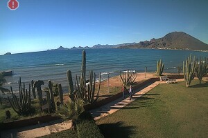 Пляж из отеля Hotel Playa de Cortes, Гуаймас, Мексика