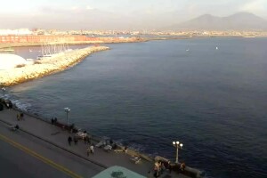 Гора Везувий и набережная, Неаполь, Италия - веб камера