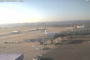 Аэропорт, стоянка самолетов, Штутгарт, Германия - веб камера