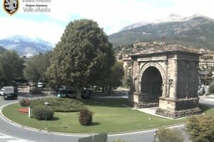 Панорамный вид на горы, Аоста, Италия - веб камера