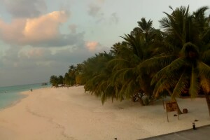 Пляж, остров Кандоома Фуши, Мальдивы - веб камера