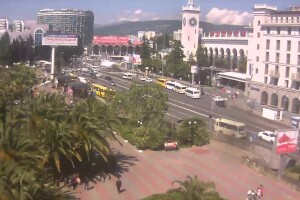 Железнодорожный вокзал и привокзальная площадь, Сочи - веб камера