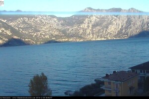 Панорамный вид на Гардское озеро, Италия - веб камера