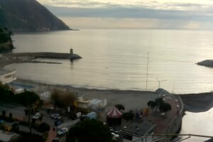 Пляж, Реко, Италия - веб камера