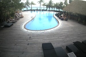 Бассейн отеля, остров Куреду, Мальдивы - веб камера