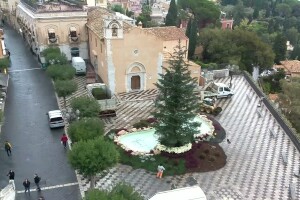 Площадь 9 Апреля, Таормина, Сицилия - веб камера